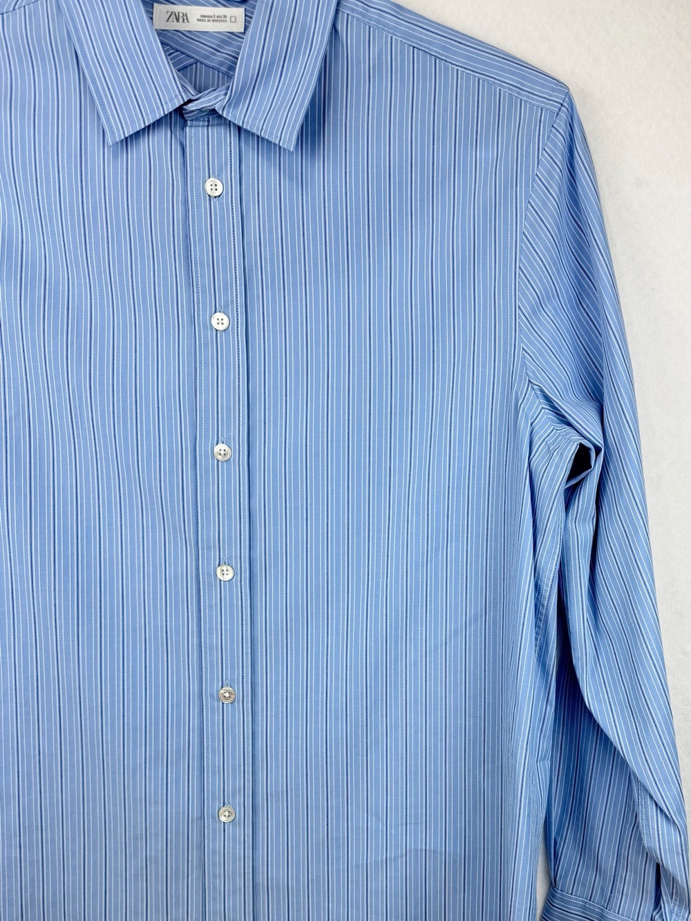 Zara Men’s Relaxed Fit Light Blue & White Pinstripe Dress Shirt Sz S 100% Cotton